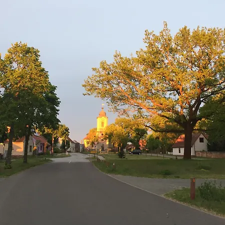 Landidyll - Laendchen Bellin Brunne